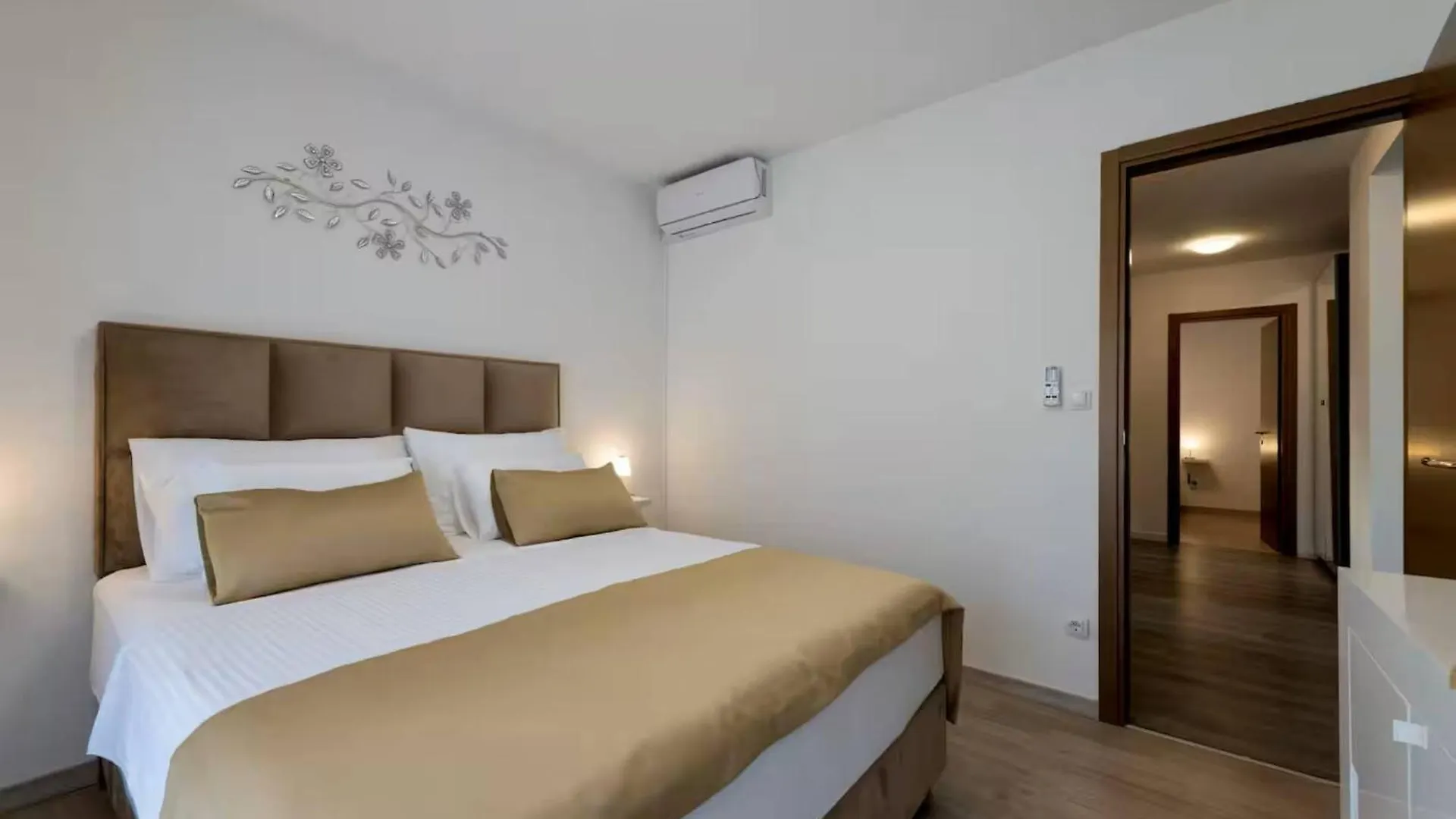 Luxury Apartment Two Bedrooms Jacuzzi 特罗吉尔