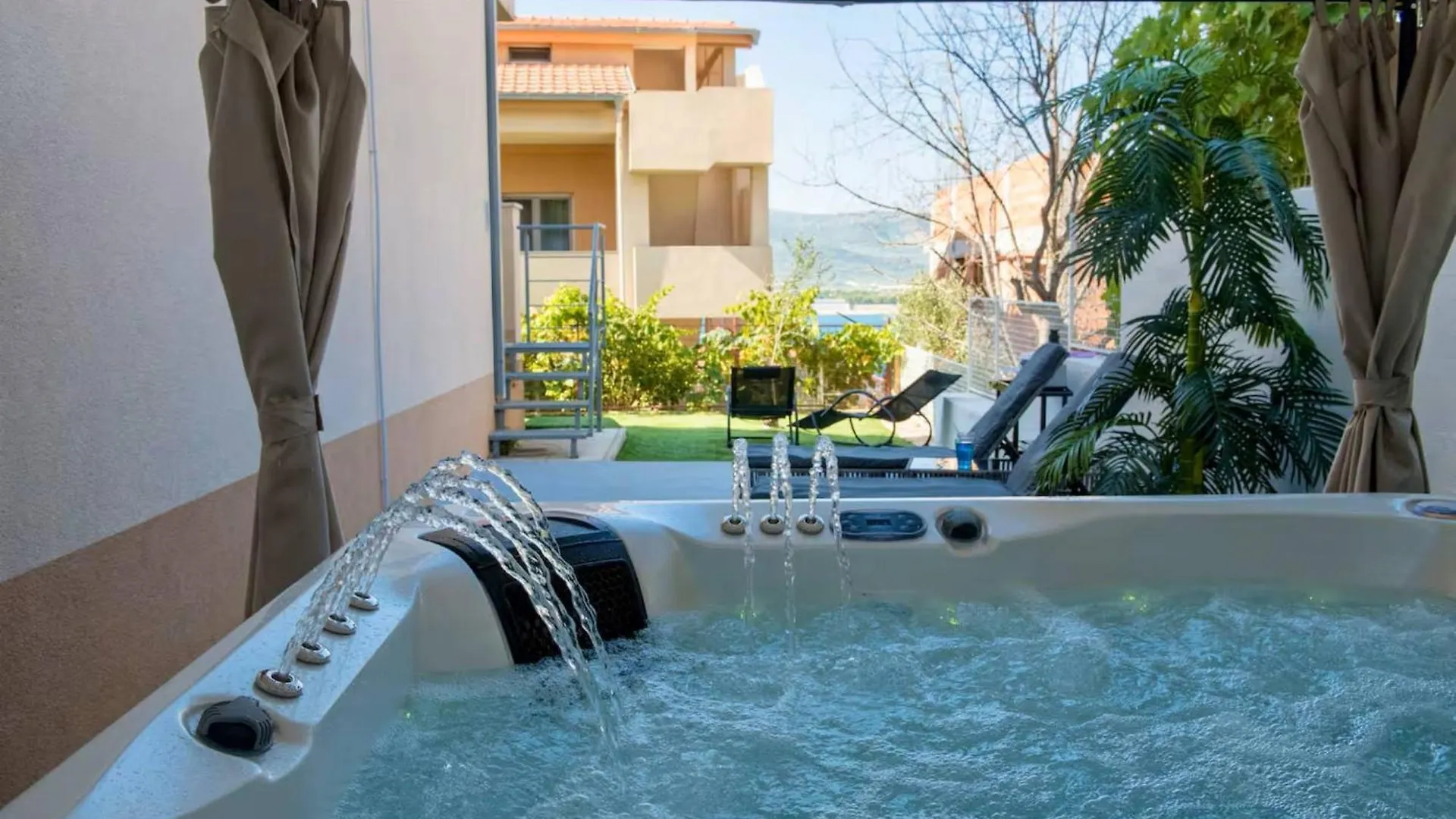 Luxury Apartment Two Bedrooms Jacuzzi Traù