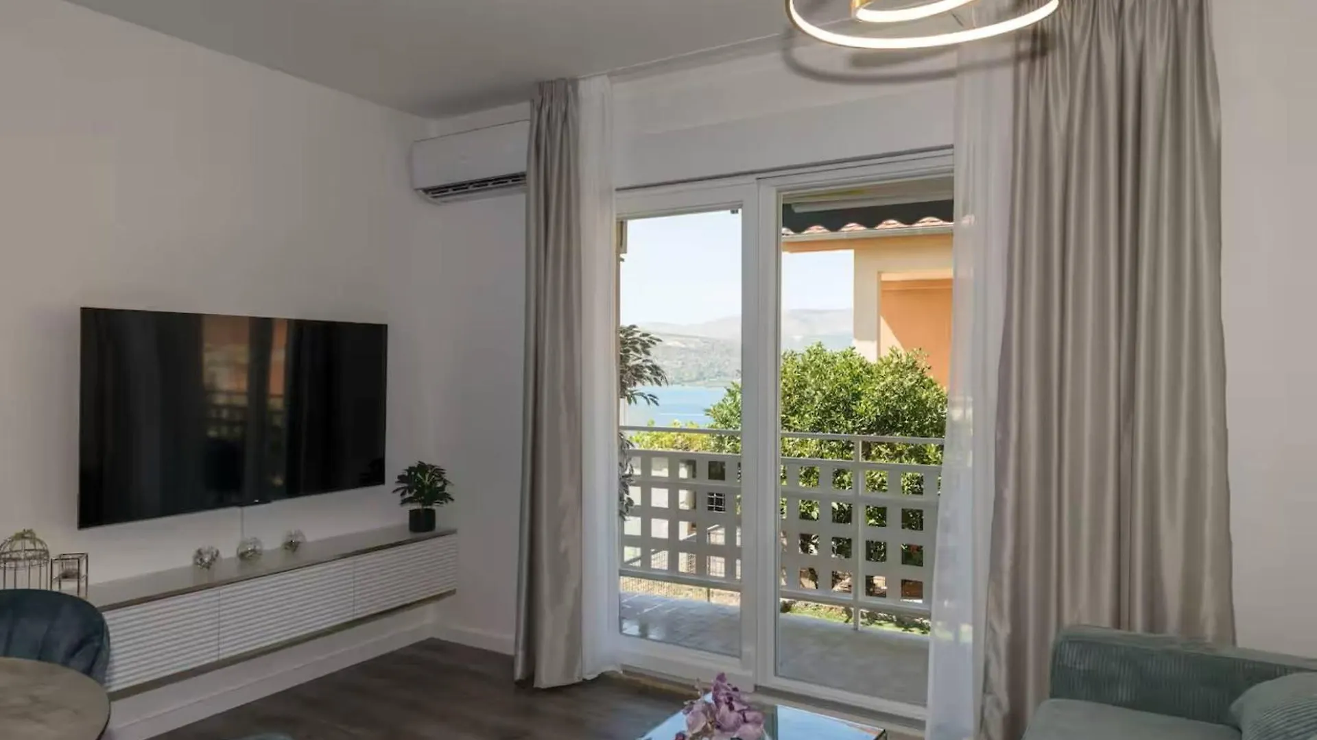 Luxury Apartment Two Bedrooms Jacuzzi Traù Croazia
