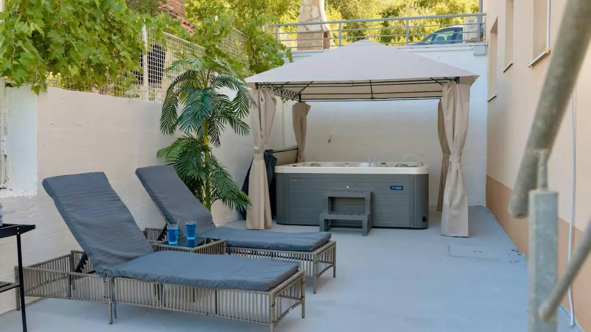 Luxury Apartment Two Bedrooms Jacuzzi Traù